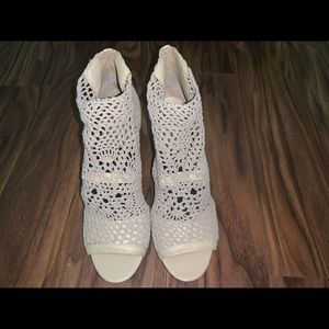 JESSICA SIMPSON CROCHET HEELS